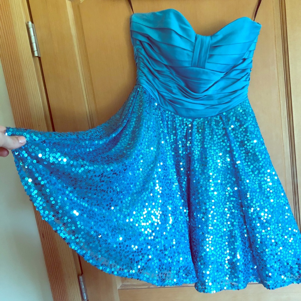 Strapless Betsey Johnson sequence blue dress